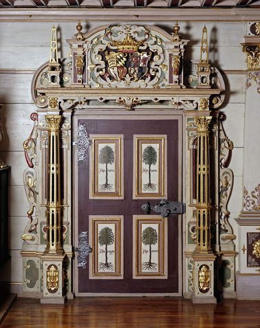 Residenzschloss Urach, Portal im Goldenen Saal